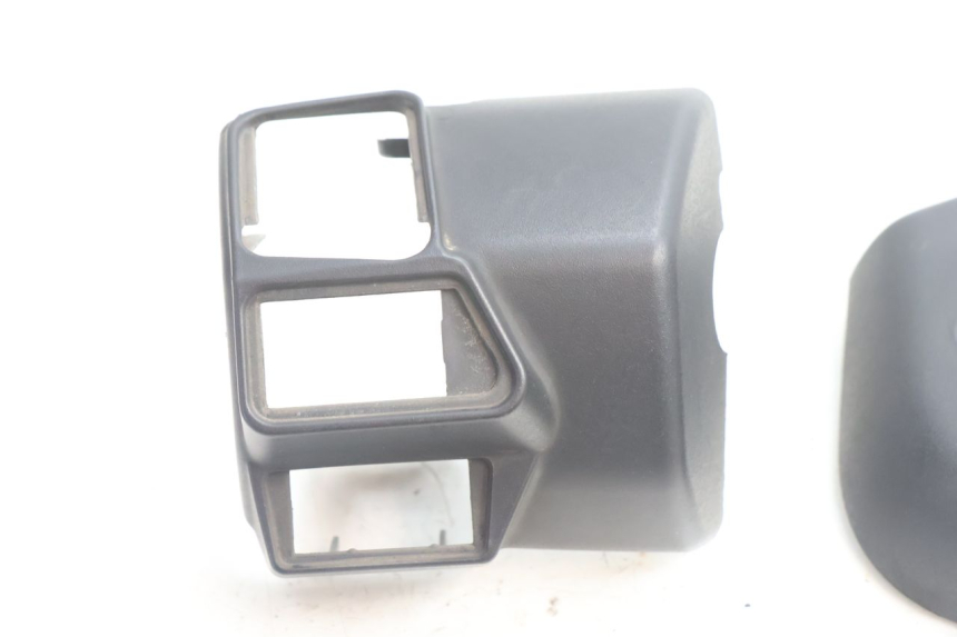 photo de COMMODO GAUCHE APRILIA ATLANTIC S 125 (2010 - 2013) - Détail de la pièce