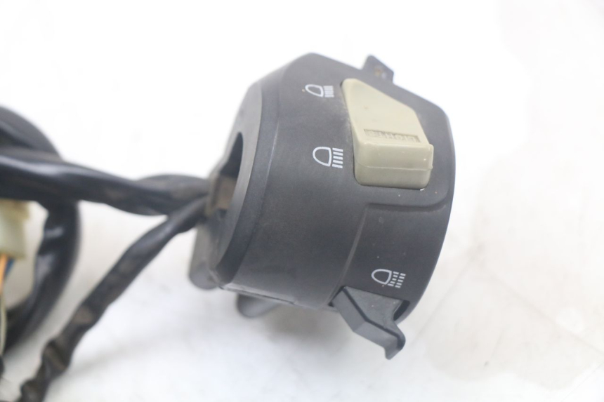 photo de COMMODO GAUCHE JONWAY AZTRAL 125 (2008 - 2017) - Gros plan technique