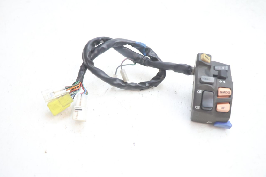 photo de COMMODO GAUCHE SUZUKI BURGMAN EXECUTIVE ABS 650 (2006 - 2012) - Autre angle de vue