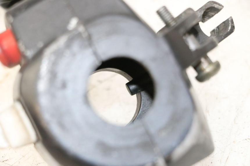 photo de COMMODO GAUCHE YAMAHA BW'S 100 (1999 - 2002) - Zoom état d’usage