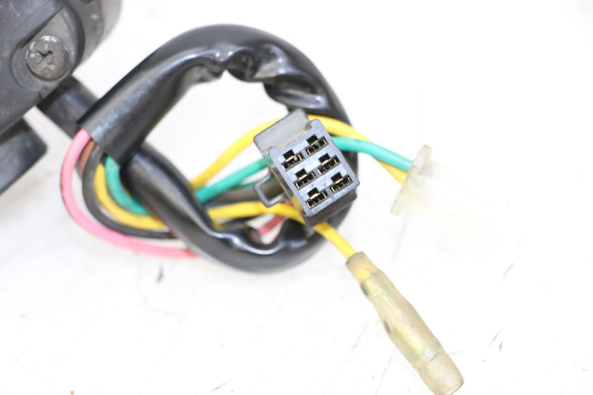 photo de COMMODO GAUCHE YAMAHA BW'S 100 (1999 - 2002) - Autre angle de vue