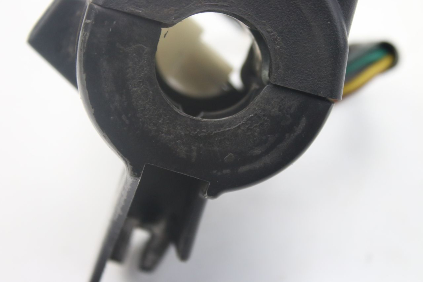 photo de COMMODO GAUCHE YAMAHA BW'S EASY 50 (2013 - 2016) - Gros plan technique