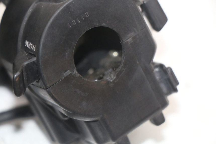 photo de COMMODO GAUCHE HONDA CBR F 1000 (1993 - 1996) - Gros plan technique