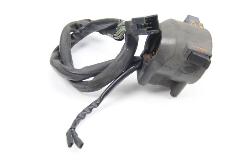 photo de COMMODO GAUCHE HONDA CBR F SC21 1000 (1986 - 1992) - Zoom état d’usage