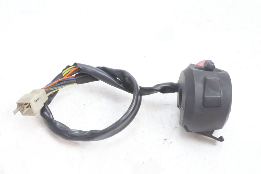 photo de COMMODO GAUCHE PEUGEOT CITYSTAR 125 (2011 - 2017) - Points de fixation