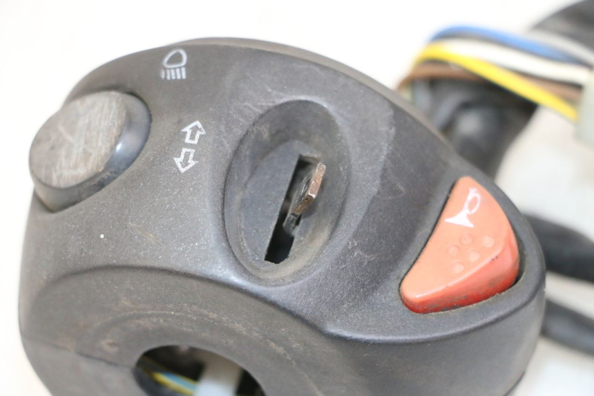 photo de COMMODO GAUCHE PEUGEOT CITYSTAR 50 (2013 - 2017) - Zoom état d’usage