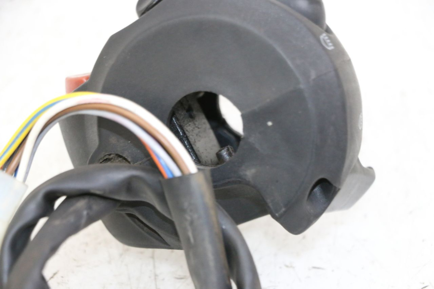 photo de COMMODO GAUCHE PEUGEOT CITYSTAR 50 (2013 - 2017) - Vue d’ensemble