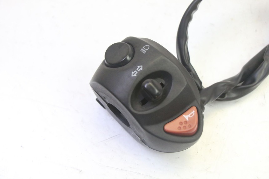 photo de COMMODO GAUCHE PEUGEOT CITYSTAR 50 (2013 - 2017) - Détail de la pièce