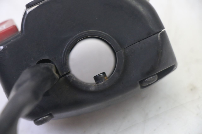 photo de COMMODO GAUCHE SYM CROX 4T 50 (2016 - 2023) - Points de fixation