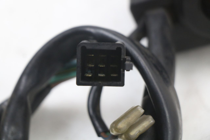 photo de COMMODO GAUCHE KYMCO DINK STREET ABS 125 (2011 - 2018) - État de surface