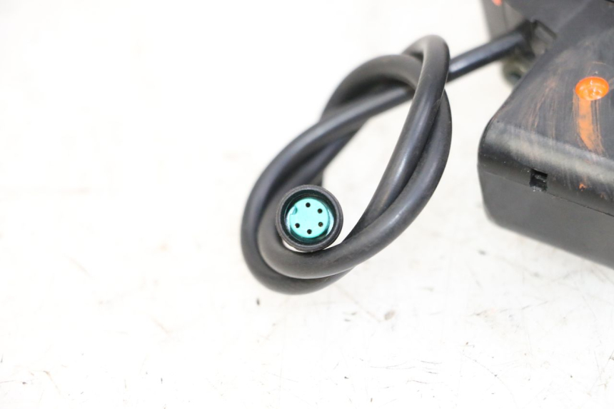 photo de COMMODO GAUCHE URBANGLIDE E-CROSS PRO 1 - Zoom état d’usage