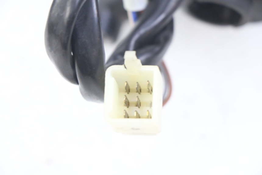 photo de COMMODO GAUCHE PEUGEOT E-VIVACITY 1 (2012 - 2018) - Zoom état d’usage