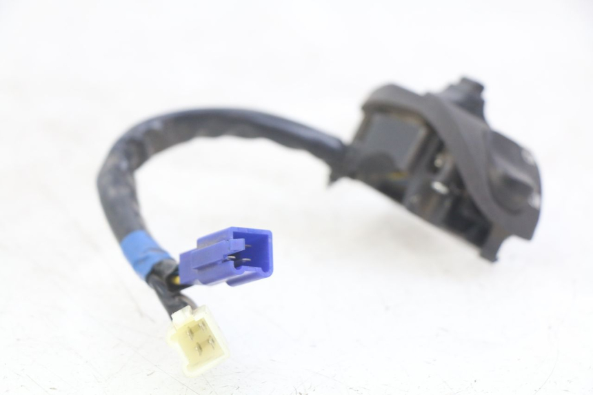 photo de COMMODO GAUCHE YAMAHA D'ELIGHT DELIGHT 125 (2017 - 2020) - Détail de la pièce