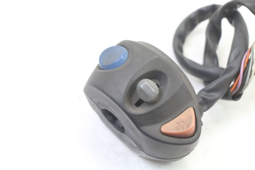 photo de COMMODO GAUCHE PEUGEOT ELYSTAR 50 (2002 - 2014) - Détail de la pièce