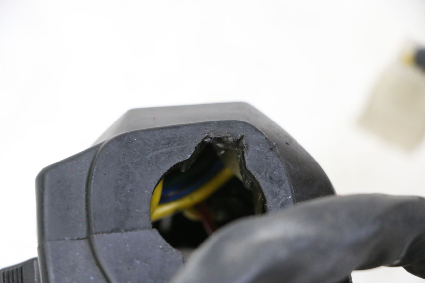 photo de COMMODO GAUCHE YAMAHA FJ 36Y 1100 (1984 - 1985) - Gros plan technique