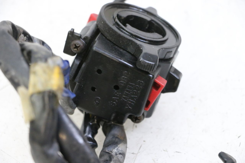 photo de COMMODO GAUCHE YAMAHA FJ 36Y 1100 (1984 - 1985) - Pièce contrôlée