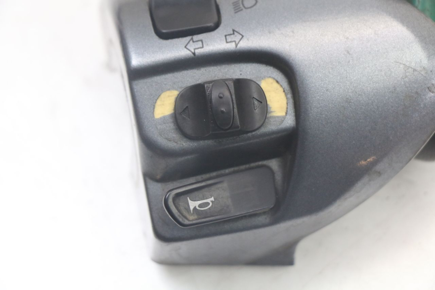 photo de COMMODO GAUCHE MBK FLAME X 125 (2004 - 2007) - Autre angle de vue