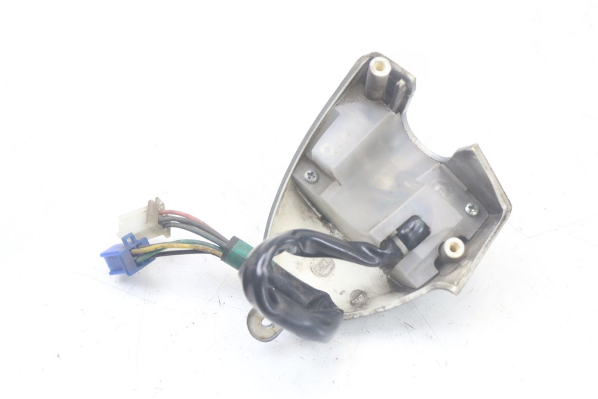 photo de COMMODO GAUCHE MBK FLAME X 125 (2004 - 2007) - Points de fixation