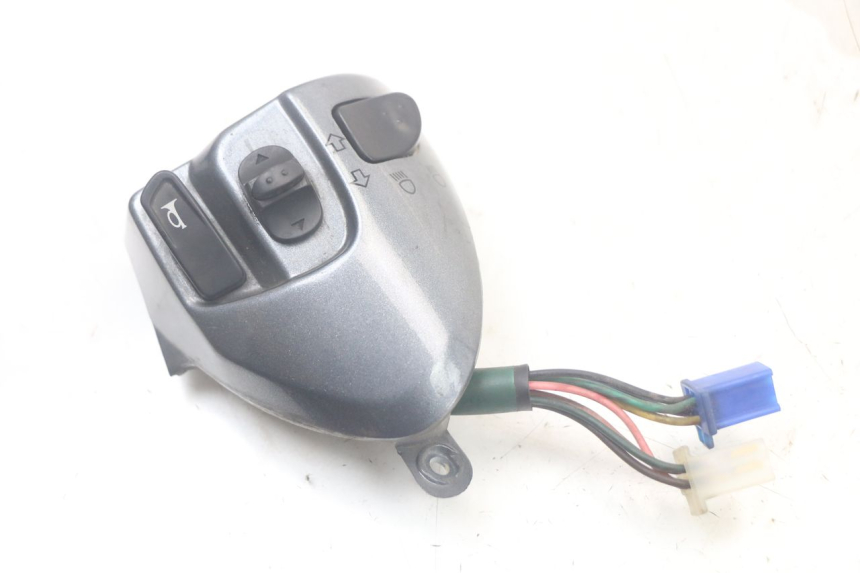 photo de COMMODO GAUCHE MBK FLAME X 125 (2007 - 2016) - Gros plan technique