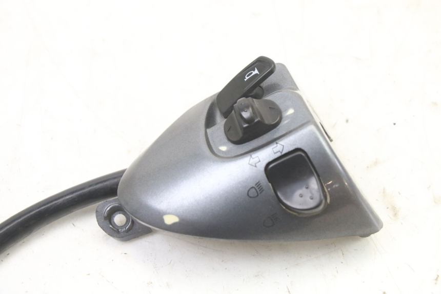 photo de COMMODO GAUCHE MBK FLAME X 125 (2007 - 2016) - Autre angle de vue