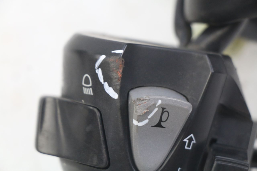 photo de COMMODO GAUCHE HONDA FORZA 125 (2015 - 2016) - Détail de la pièce