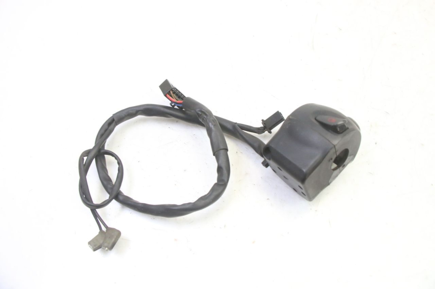 photo de COMMODO GAUCHE YAMAHA FZ6 FAZER S2 600 (2007 - 2011) - Gros plan technique