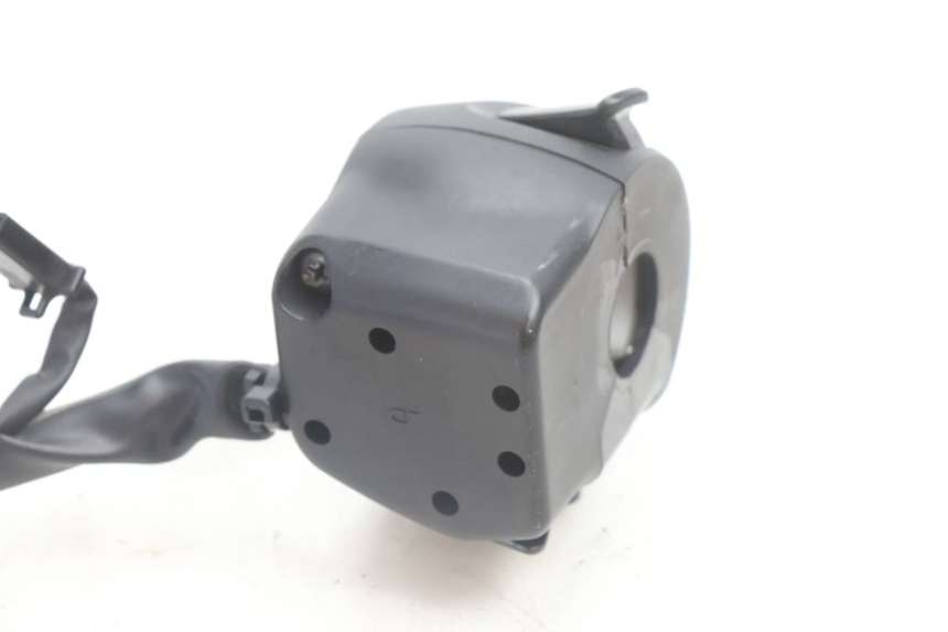 photo de COMMODO GAUCHE YAMAHA FZ8 800 (2010 - 2016) - Vue d’ensemble