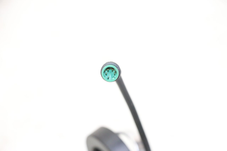 photo de COMMODO GAUCHE KUKIRIN G2 MASTER 1 - Gros plan technique