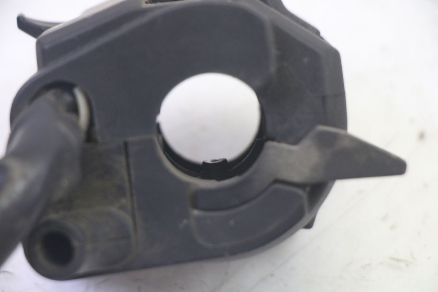 photo de COMMODO GAUCHE KAWASAKI GPX R WARBIRD 600 (1988 - 1993) - Gros plan technique