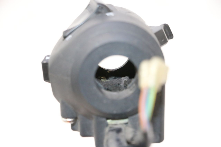 photo de COMMODO GAUCHE KYMCO GRAND DINK 125 (2008 - 2014) - Autre angle de vue
