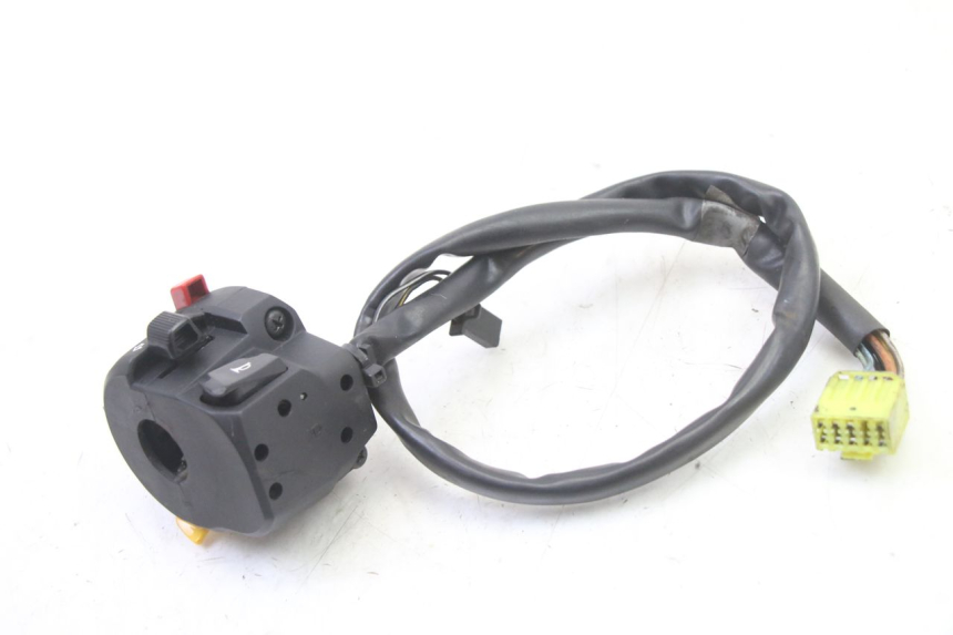 photo de COMMODO GAUCHE SUZUKI GSR 750 (2011 - 2017) - Gros plan technique