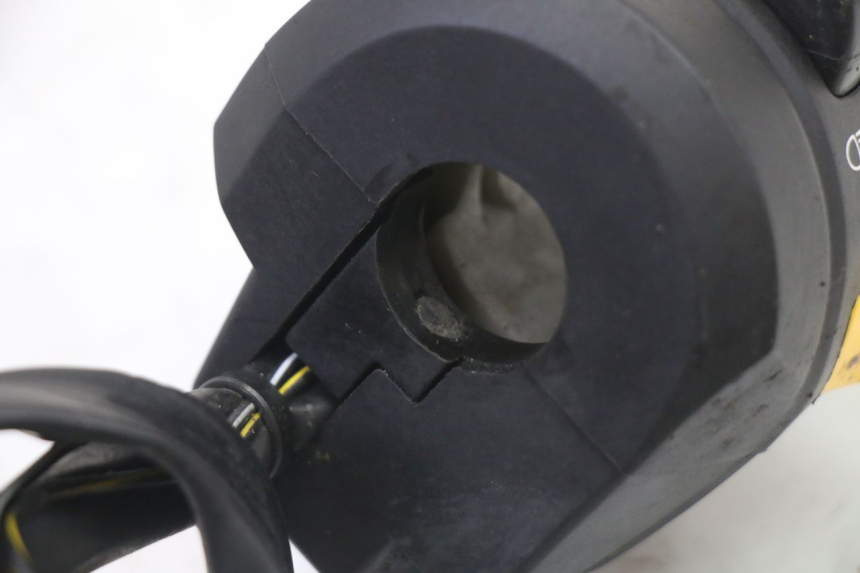 photo de COMMODO GAUCHE SUZUKI GSR 750 (2011 - 2017) - Vue d’ensemble