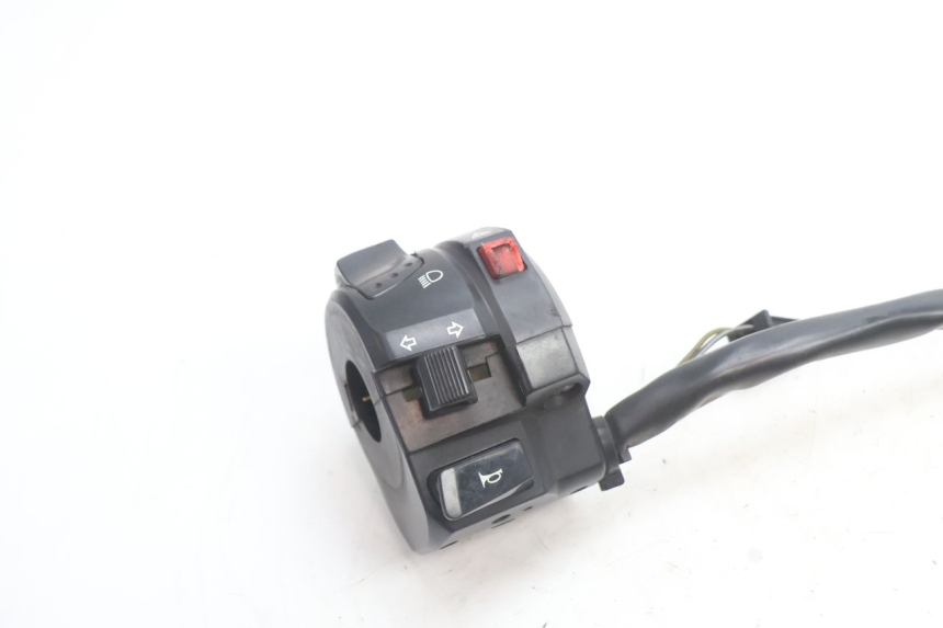photo de COMMODO GAUCHE SUZUKI GSR 600 (2005 - 2012) - Détail de la pièce