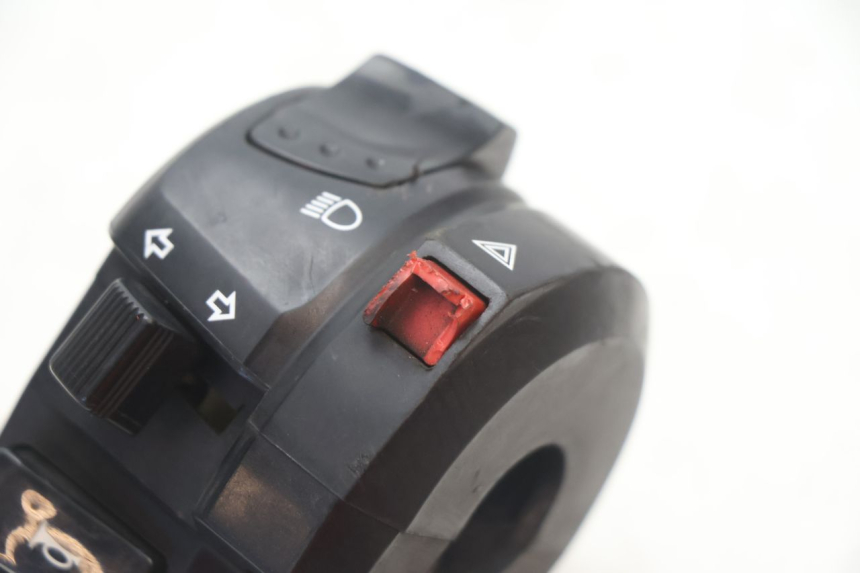 photo de COMMODO GAUCHE SUZUKI GSR 600 (2005 - 2012) - Zoom état d’usage