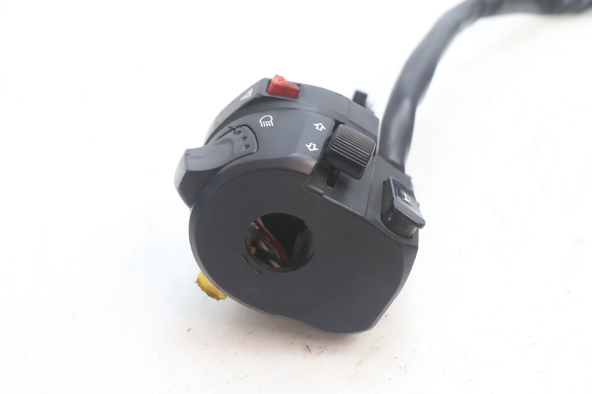 photo de COMMODO GAUCHE SUZUKI GSR 600 (2005 - 2012) - Autre angle de vue