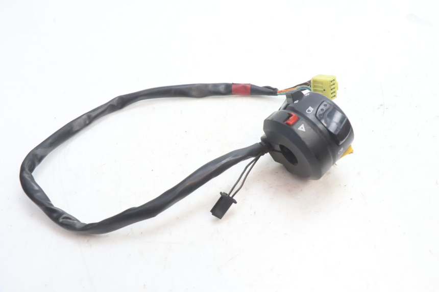photo de COMMODO GAUCHE SUZUKI GSR 600 (2005 - 2012) - Gros plan technique