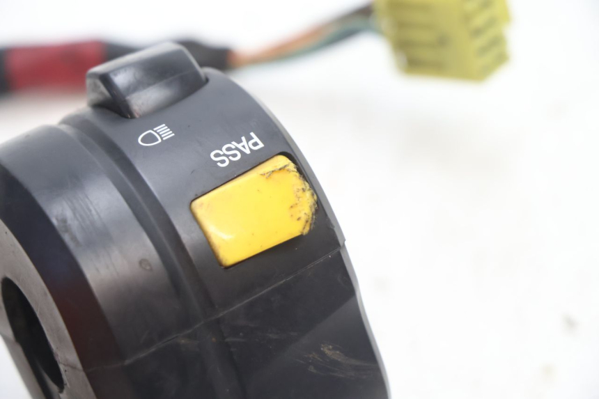 photo de COMMODO GAUCHE SUZUKI GSR 600 (2005 - 2012) - Vue d’ensemble