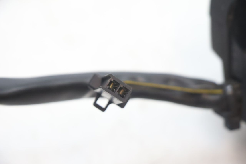 photo de COMMODO GAUCHE SUZUKI GSR 600 (2005 - 2012) - État de surface