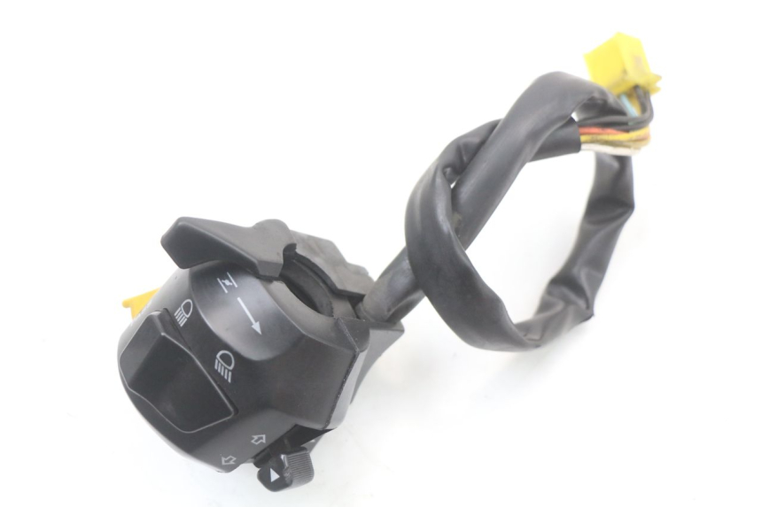 photo de COMMODO GAUCHE HYOSUNG GTR 125 (2006 - 2008) - Zoom état d’usage