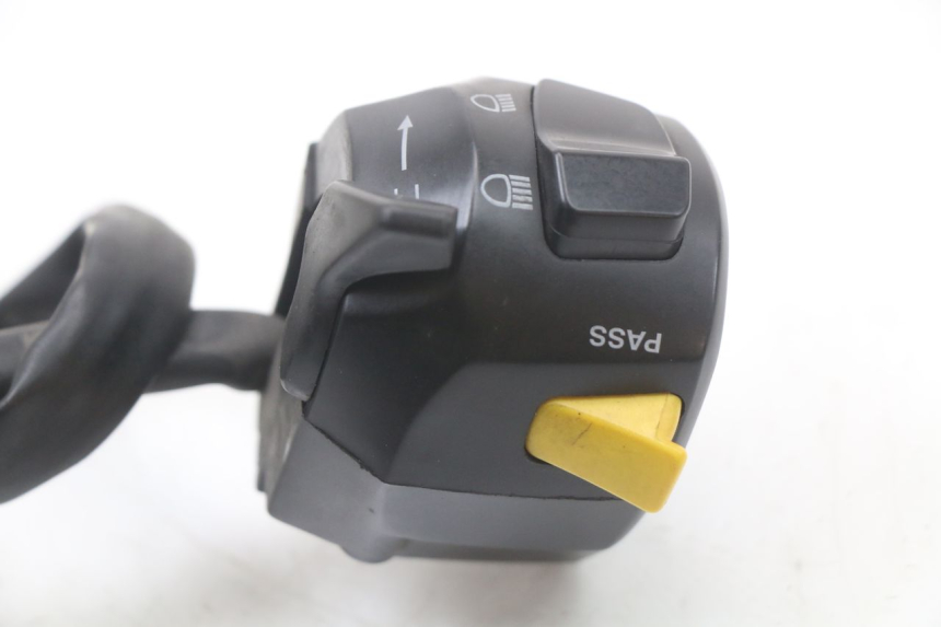 photo de COMMODO GAUCHE HYOSUNG GTR 125 (2006 - 2008) - Gros plan technique