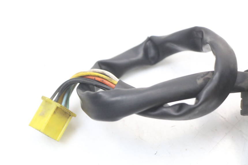 photo de COMMODO GAUCHE HYOSUNG GTR 125 (2006 - 2008) - Points de fixation