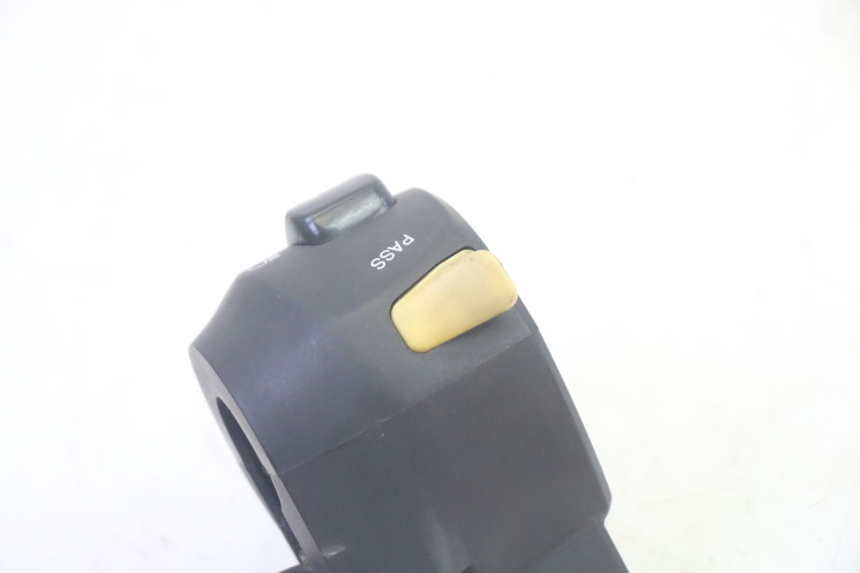 photo de COMMODO GAUCHE SYM GTS EVO 125 (2009 - 2013) - Points de fixation