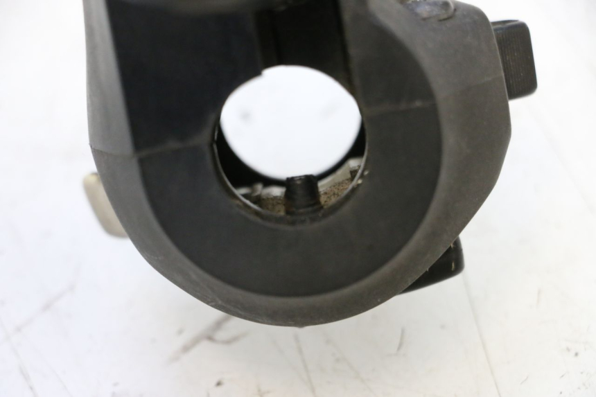photo de COMMODO GAUCHE SYM GTS EVO 125 (2009 - 2013) - Vue d’ensemble