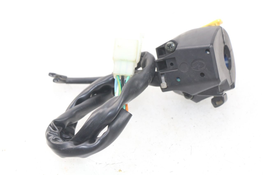 photo de COMMODO GAUCHE JONWAY GTX 2T 50 (2014 - 2020) - Autre angle de vue