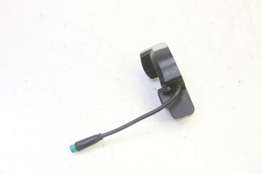 photo de COMMODO GAUCHE HITWAY H5 1 - Gros plan technique