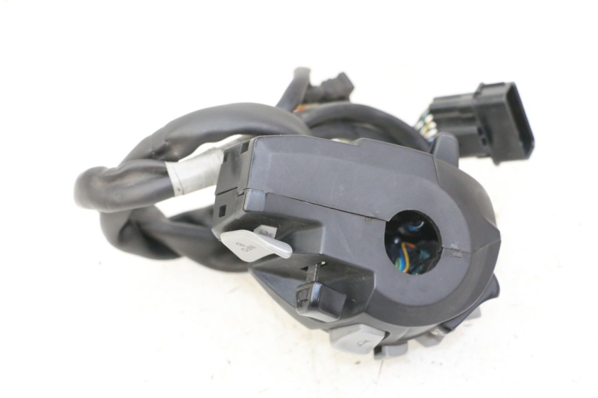 photo de COMMODO GAUCHE HONDA FORZA 125 (2021 - 2025) - Points de fixation