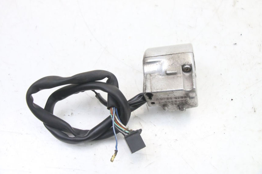 photo de COMMODO GAUCHE HONDA VT C2 SHADOW 750 (1997 - 2001) - Gros plan technique