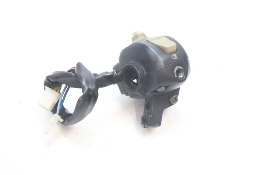 photo de COMMODO GAUCHE KEEWAY HURRICANE 50 (2006 - 2019) - Zoom état d’usage