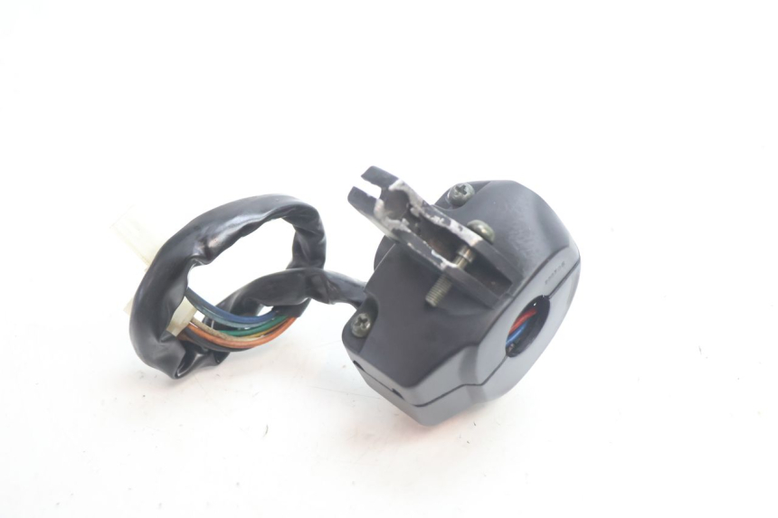 photo de COMMODO GAUCHE KEEWAY HURRICANE 50 (2006 - 2019) - Gros plan technique