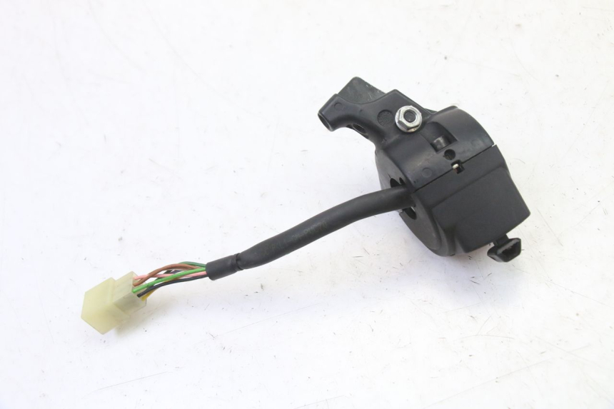 photo de COMMODO GAUCHE YAMAHA JOG R 50 (2004 - 2014) - Gros plan technique